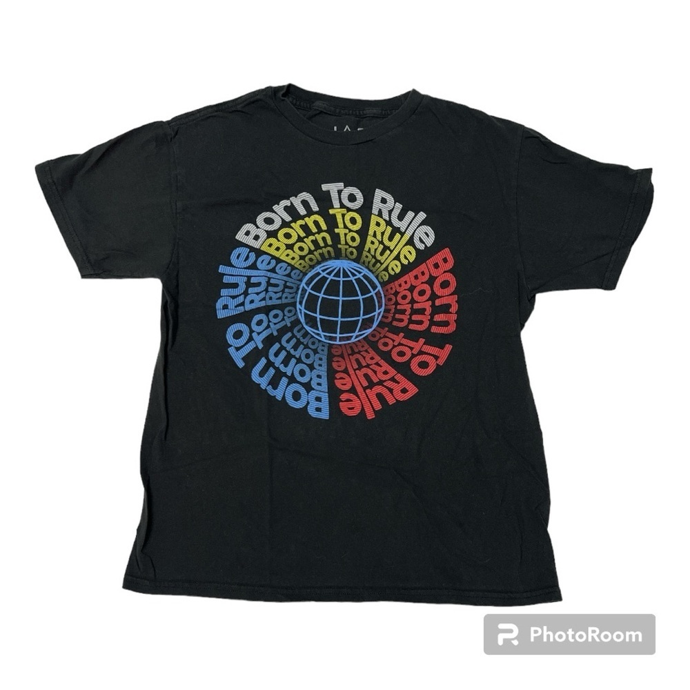 Boys Tee size M